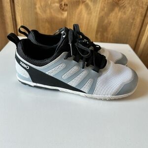 Xero Women's Black and White Athletic Shoes